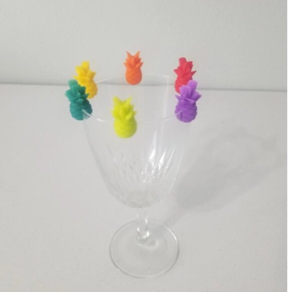 6pcs. Fun Pineapple Shaped Wine Marker Barware Glass Charm Drink Tracker Stemwar - Picture 1 of 5